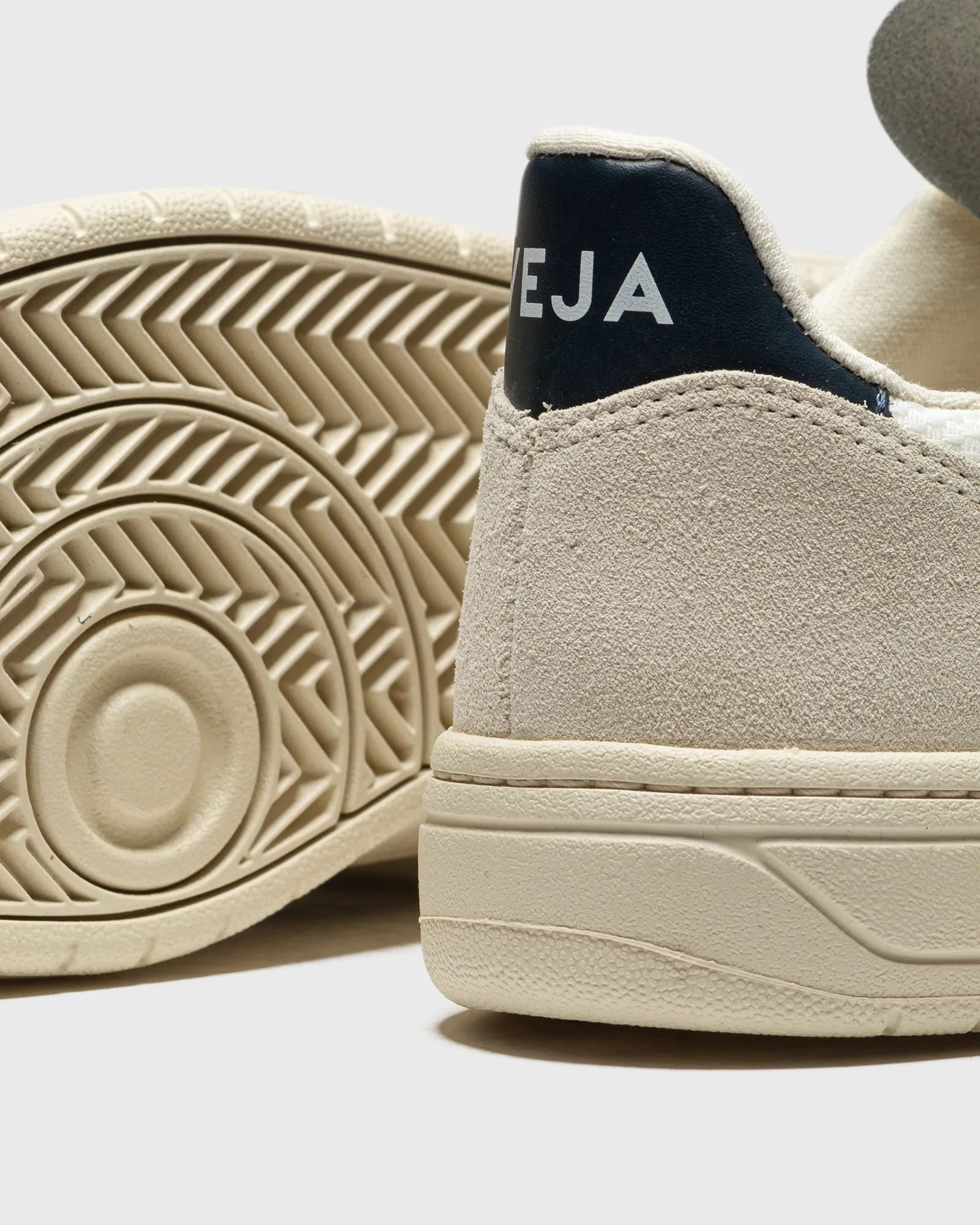 Veja V-10 B-MESH