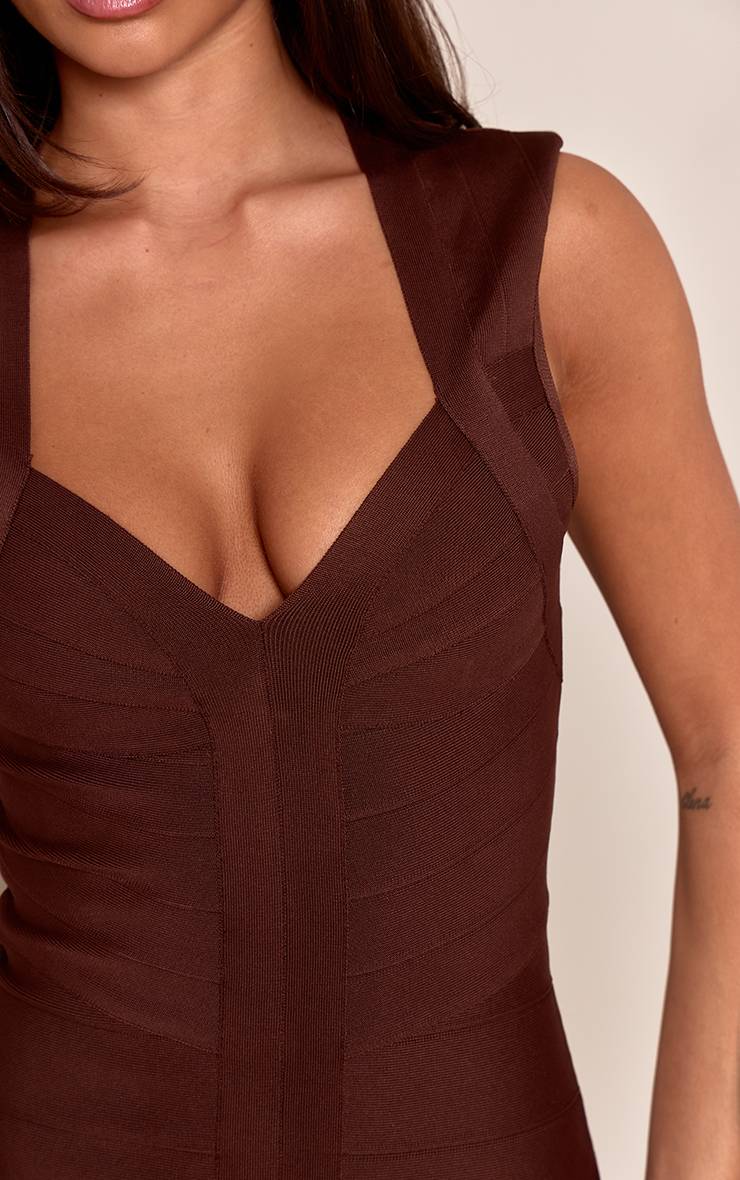 Chocolat Robe Moulante Mini Bandage À Encolure Cœur Et Manches Courtes