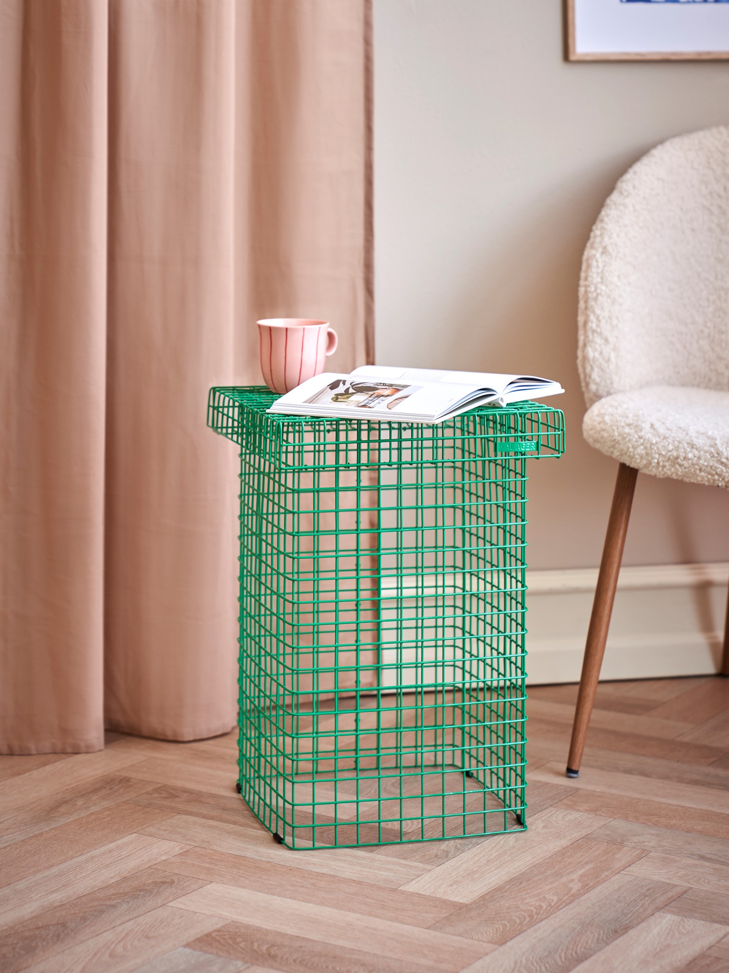 WIRE STOOL Stol | Metal. 34 x 34 x 50 cm. | Green | Kalager Design