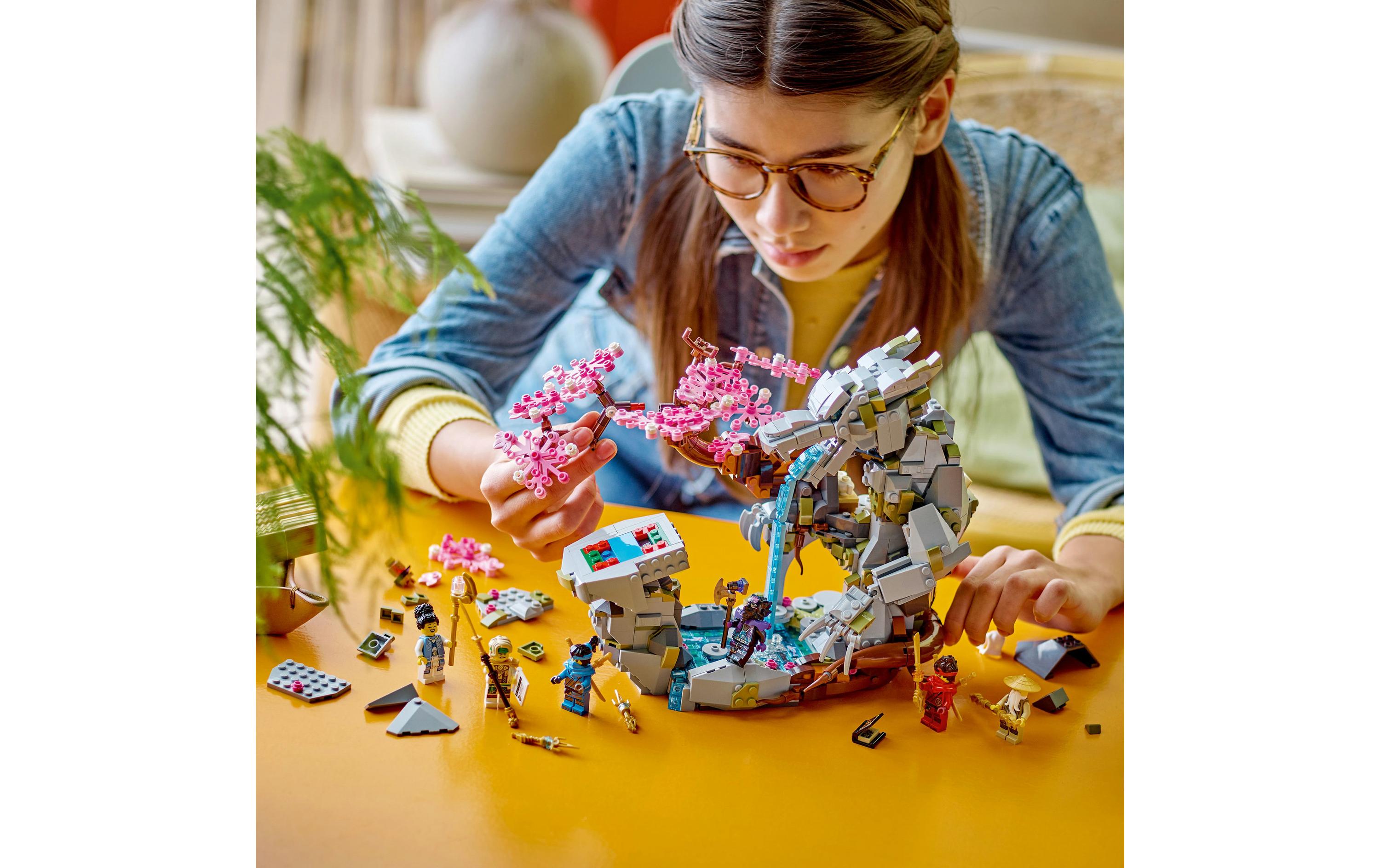 Ninjago Drachenstein-Tempel 71819Abenteuer-Spielset mit vielen Funktionen und Minifiguren