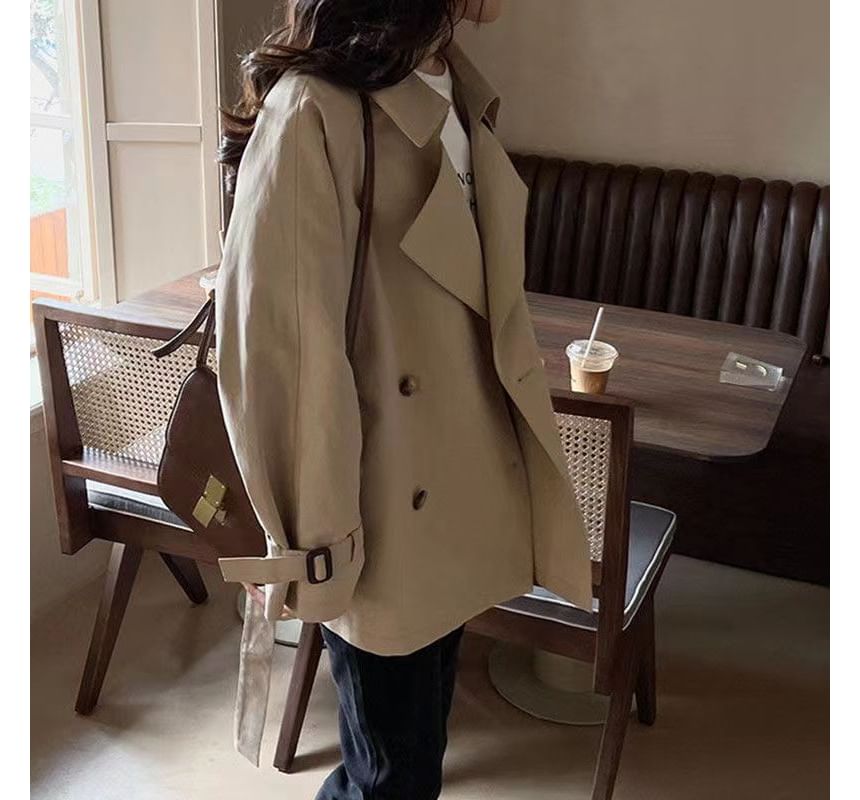 Everose - Effen trenchcoat met dubbele rij knopen