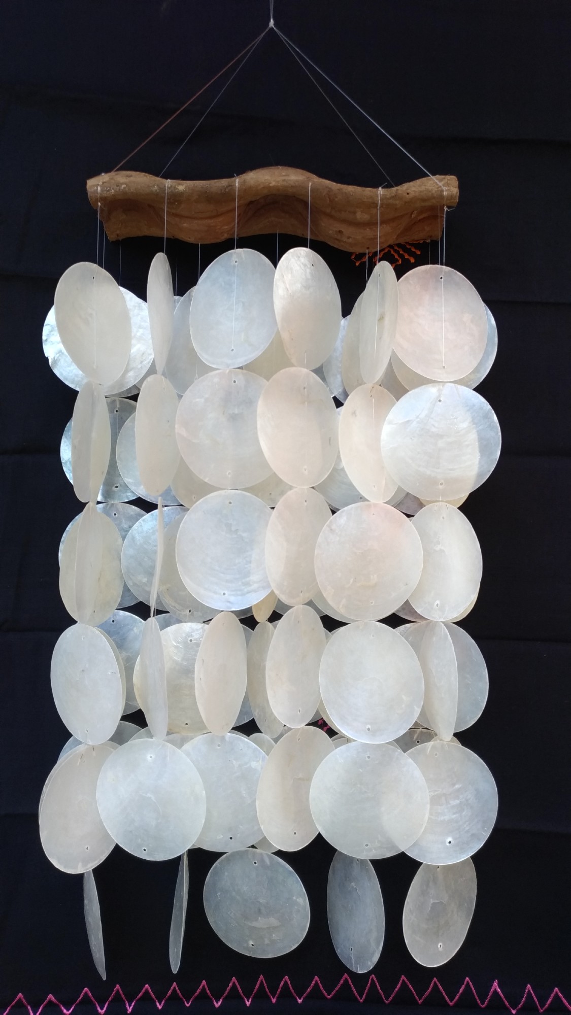 Windspiel 'Perlmuttscheiben', weiß, H 48 cm, B 25 cm günstig bestellen