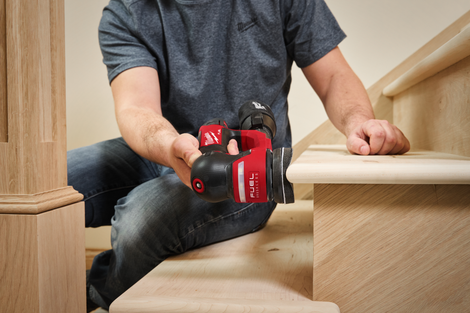 Milwaukee M12 FSDR75-202B 12V Li-ion accu Exentrische schuurmachine set (2x 2.0Ah accu) in tas - 75mm