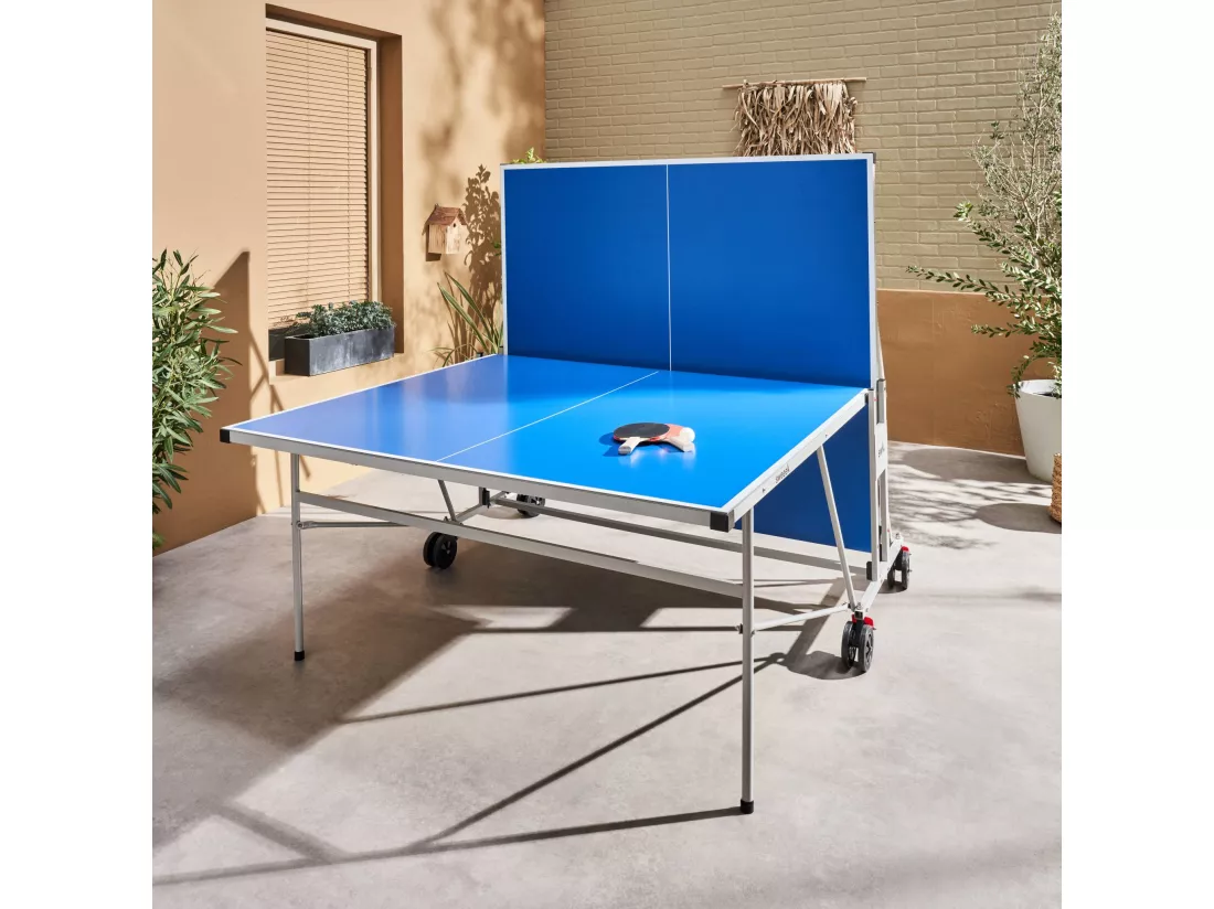 Table de ping pong OUTDOOR bleue - table pliable avec 4 raquettes et 6 balles. pour utilisation extérieure. sport tennis de table