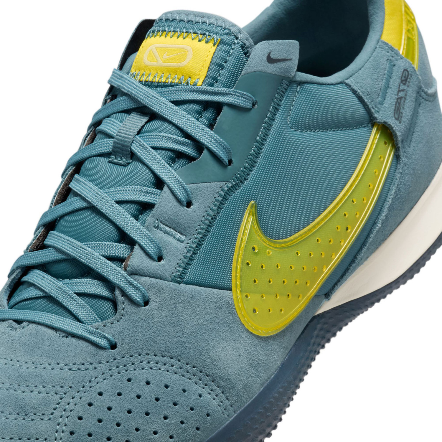 Nike Street Gato