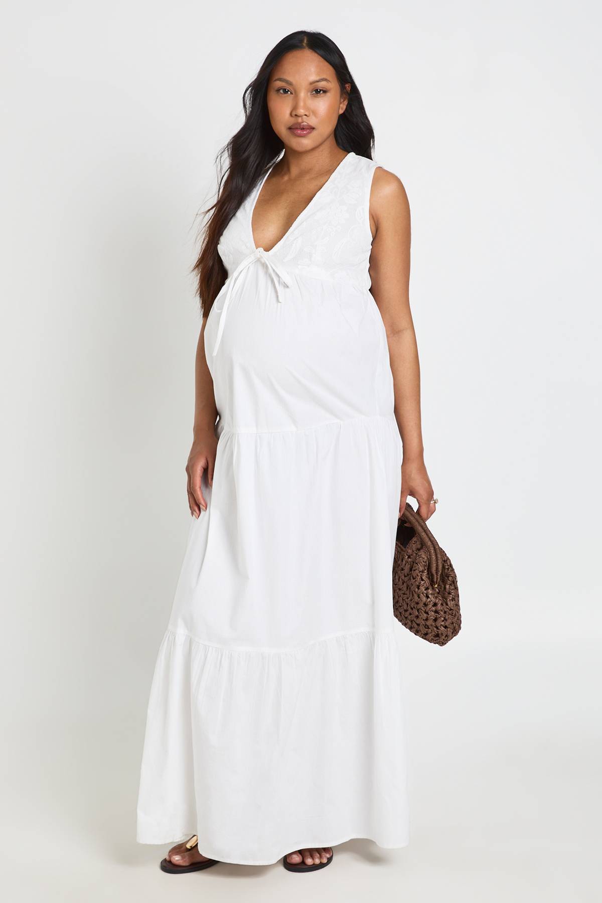 boohoo Robe Maxi Étagée De Maternité Avec Détail En Dentelle