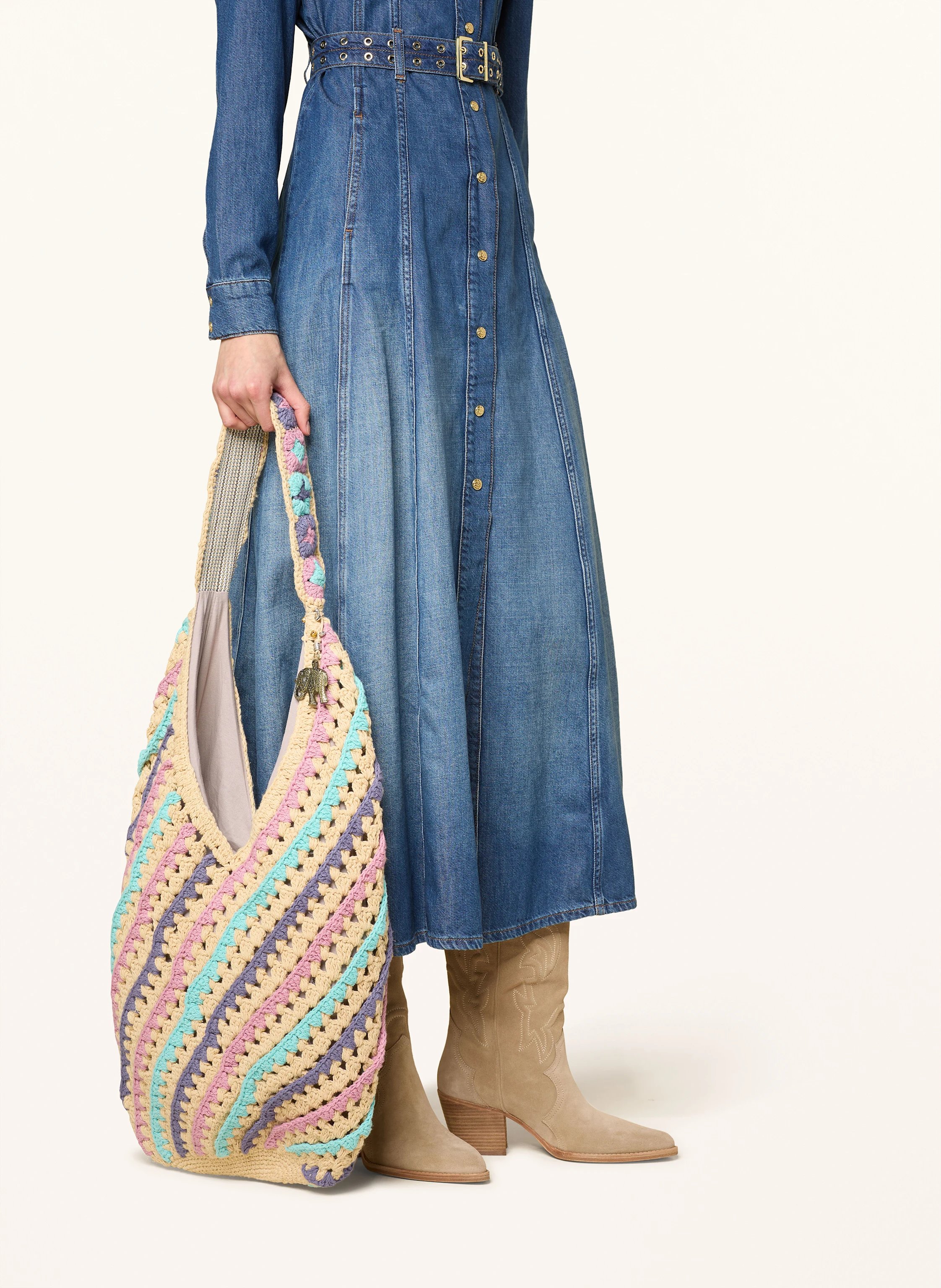 ANOKHI Shopper