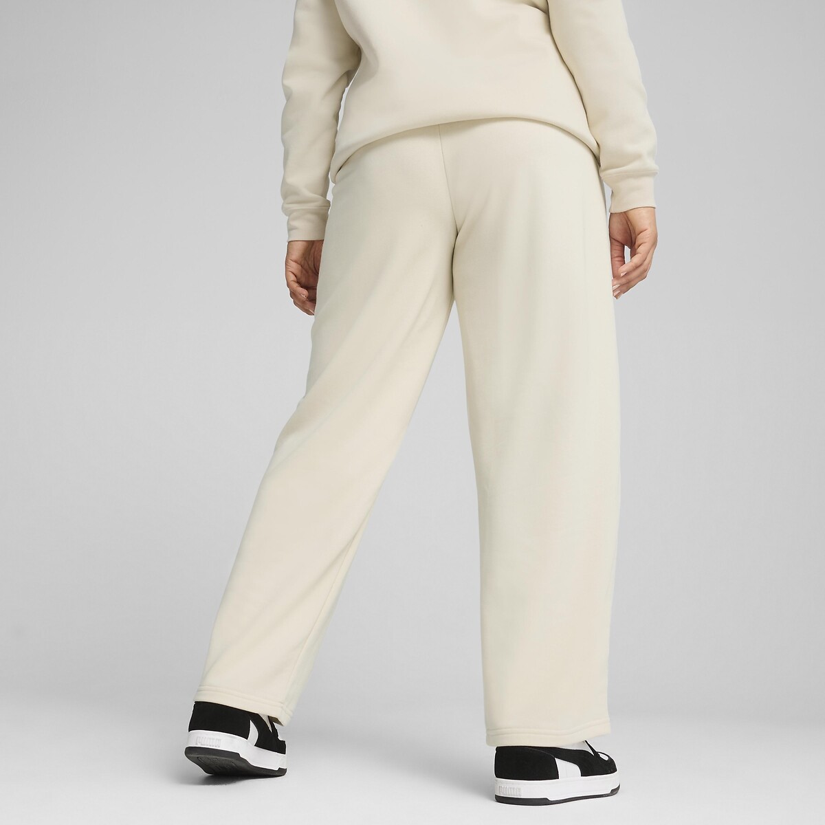 Calça esportiva PUMA ESSENTIAL com logo pequeno