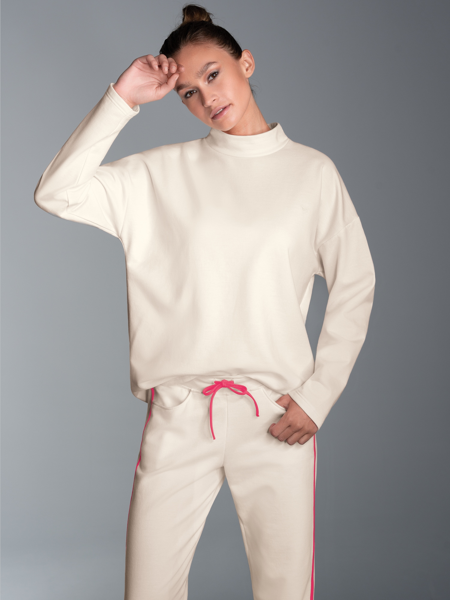 Oversized Jogginganzug mit Stehkragen Natur