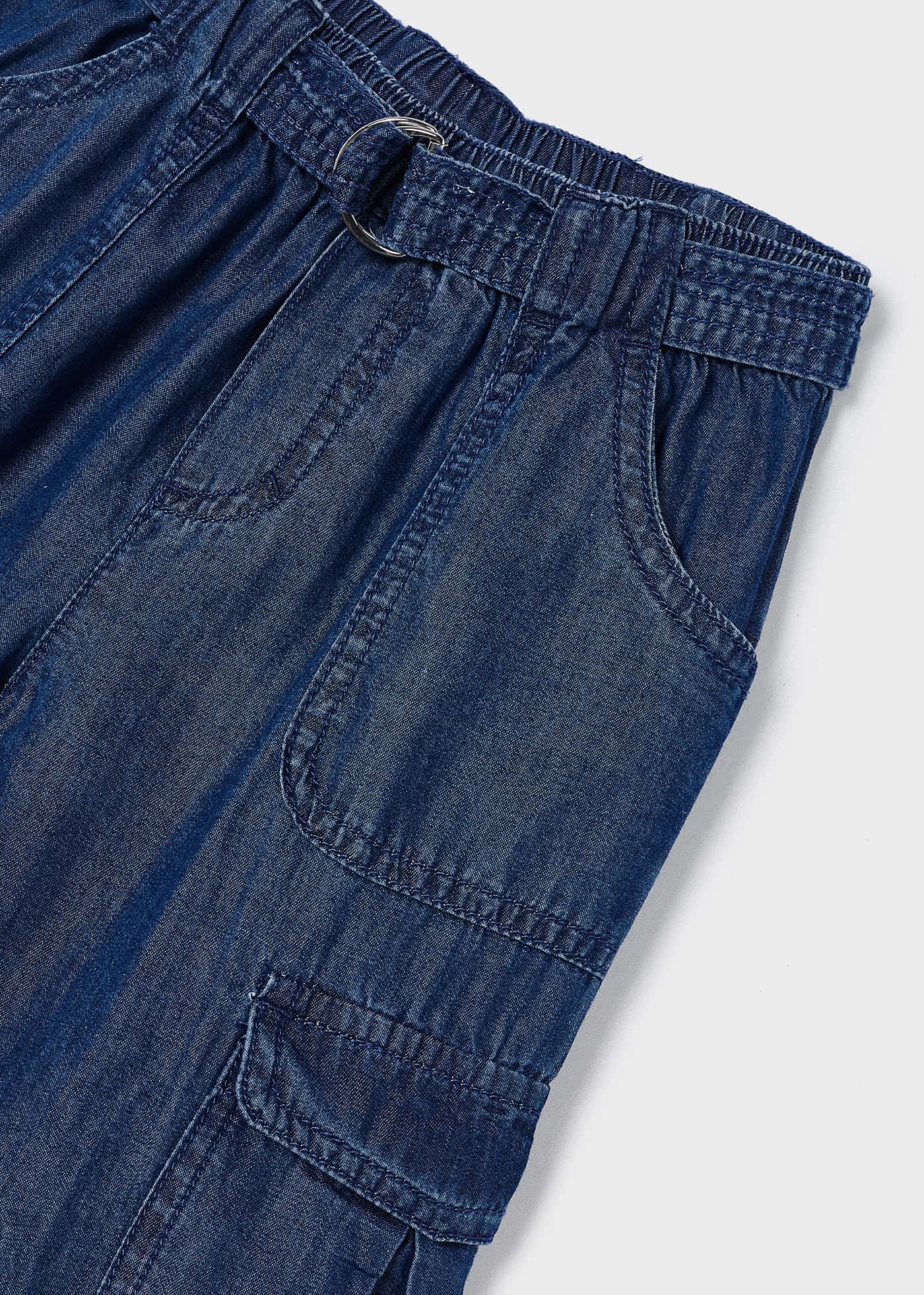 Calça jeans escura feminina com cinto