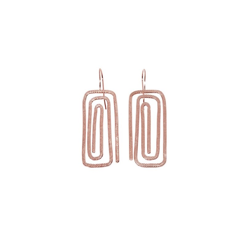 Boucles d'oreilles en plaqué or rose avec crochet et martelé à la main en forme de parallélogramme - Bijou de créateur