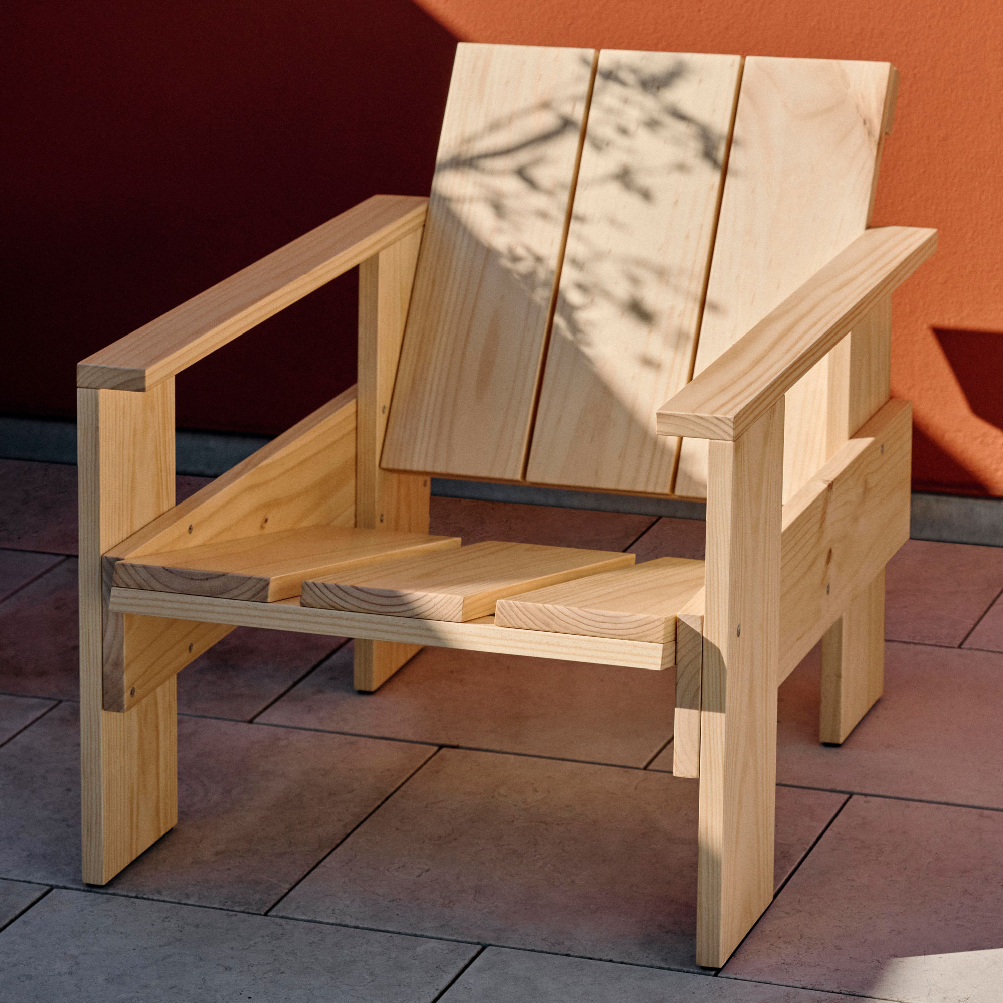 Loungestoel Crate Pinewood gelakt