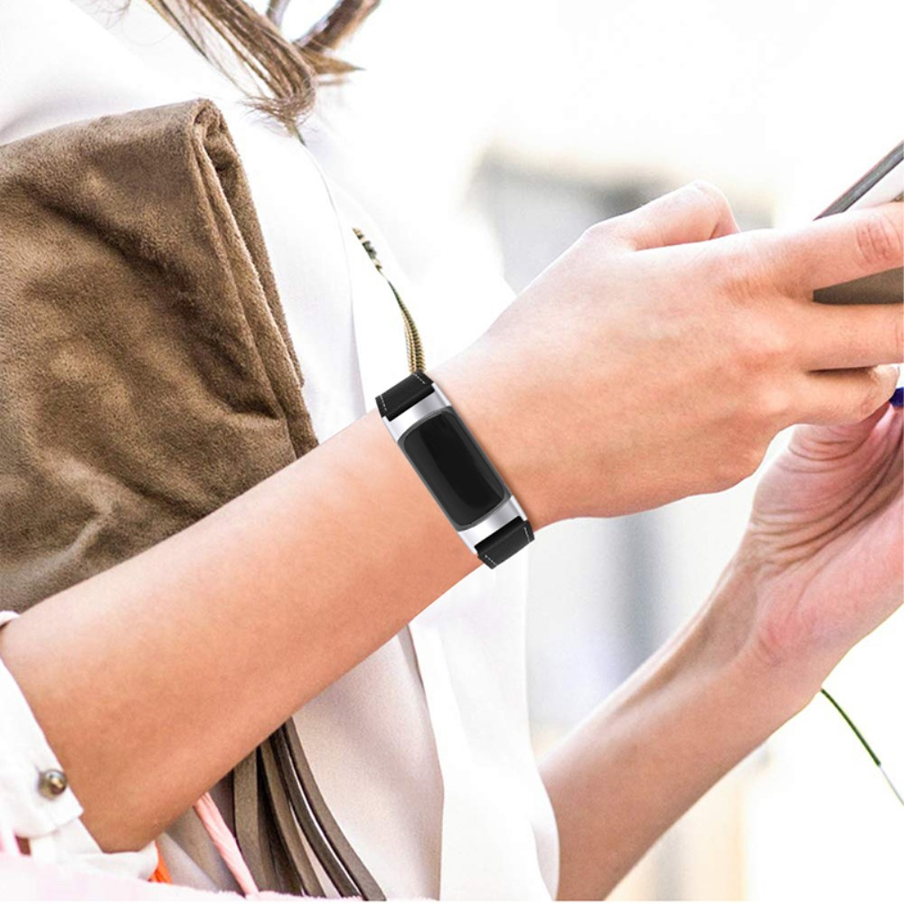 Fitbit Charge 6 / 5 Echtleder Armband mit Dornschliesse (Gelenkumfang: 160-220mm) - Schwarz