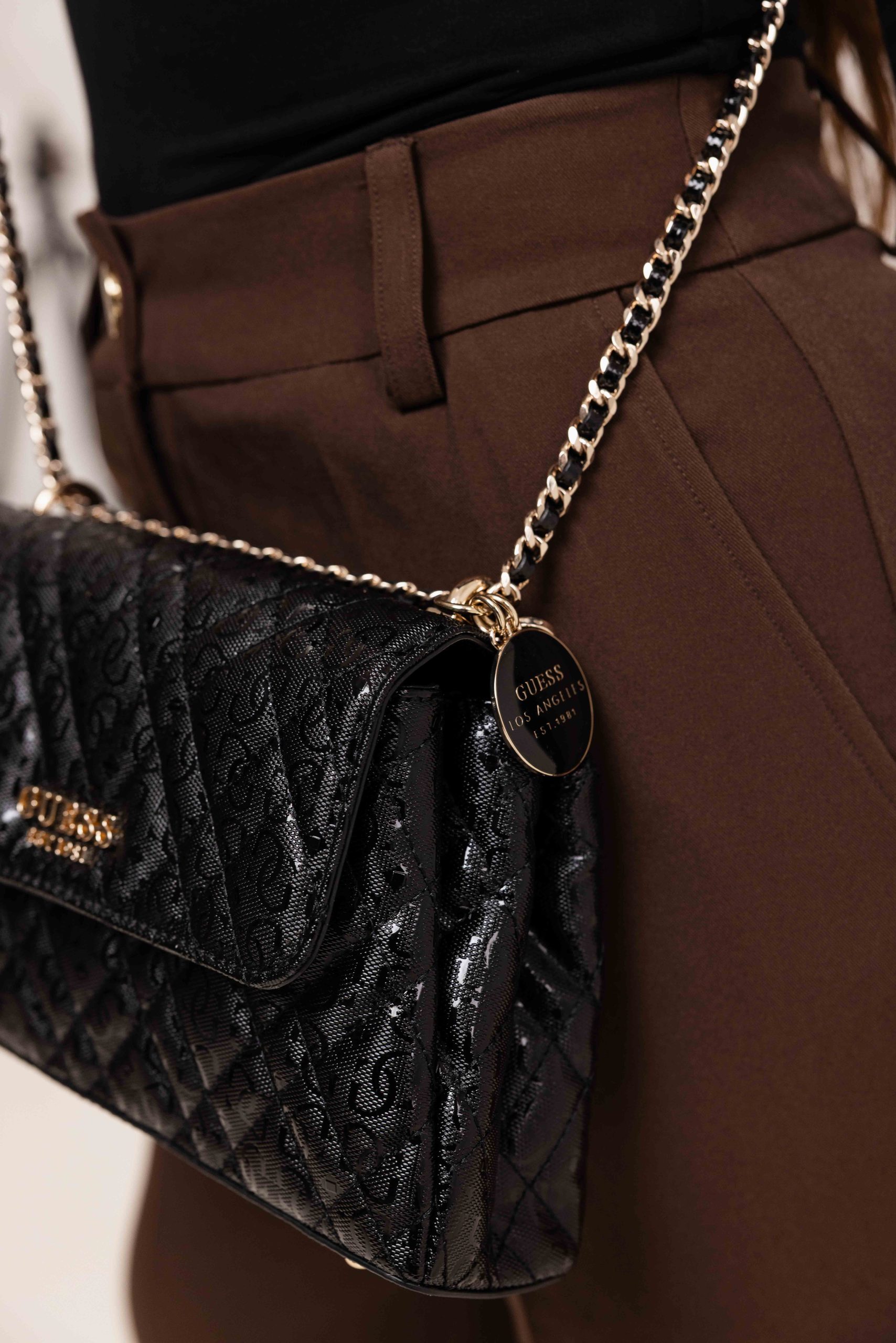 Guess Isemay Convertible Crossbody Flap Tas Dames Zwart