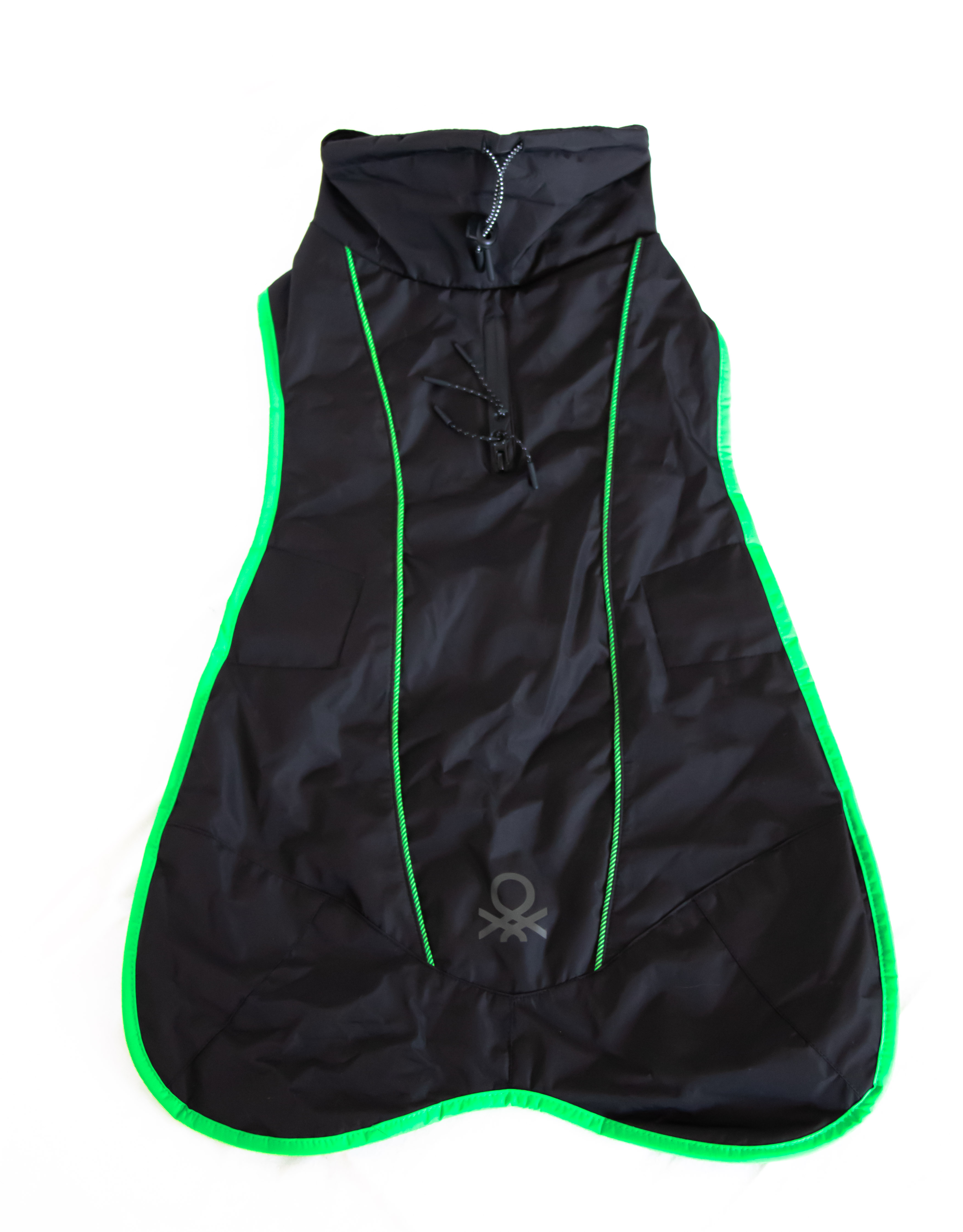 Casaco verde Benetton tamanho 25cm