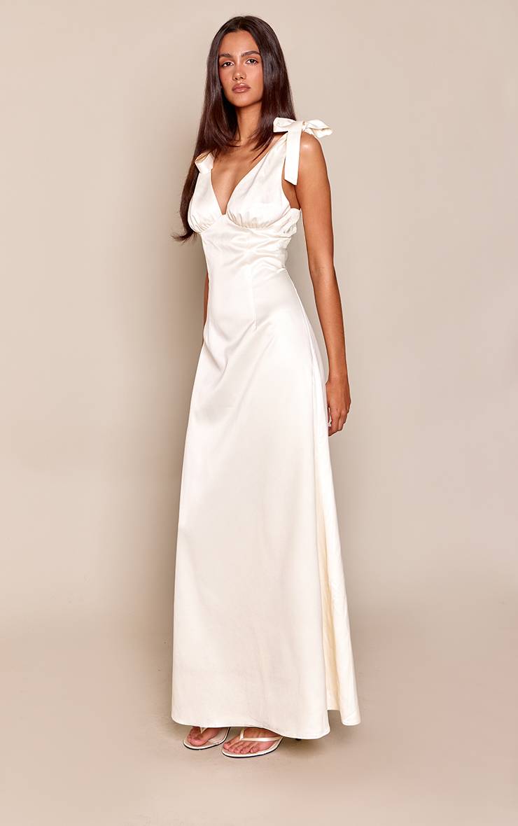 Crème Robe Longue Satinée À Épaules Nouées