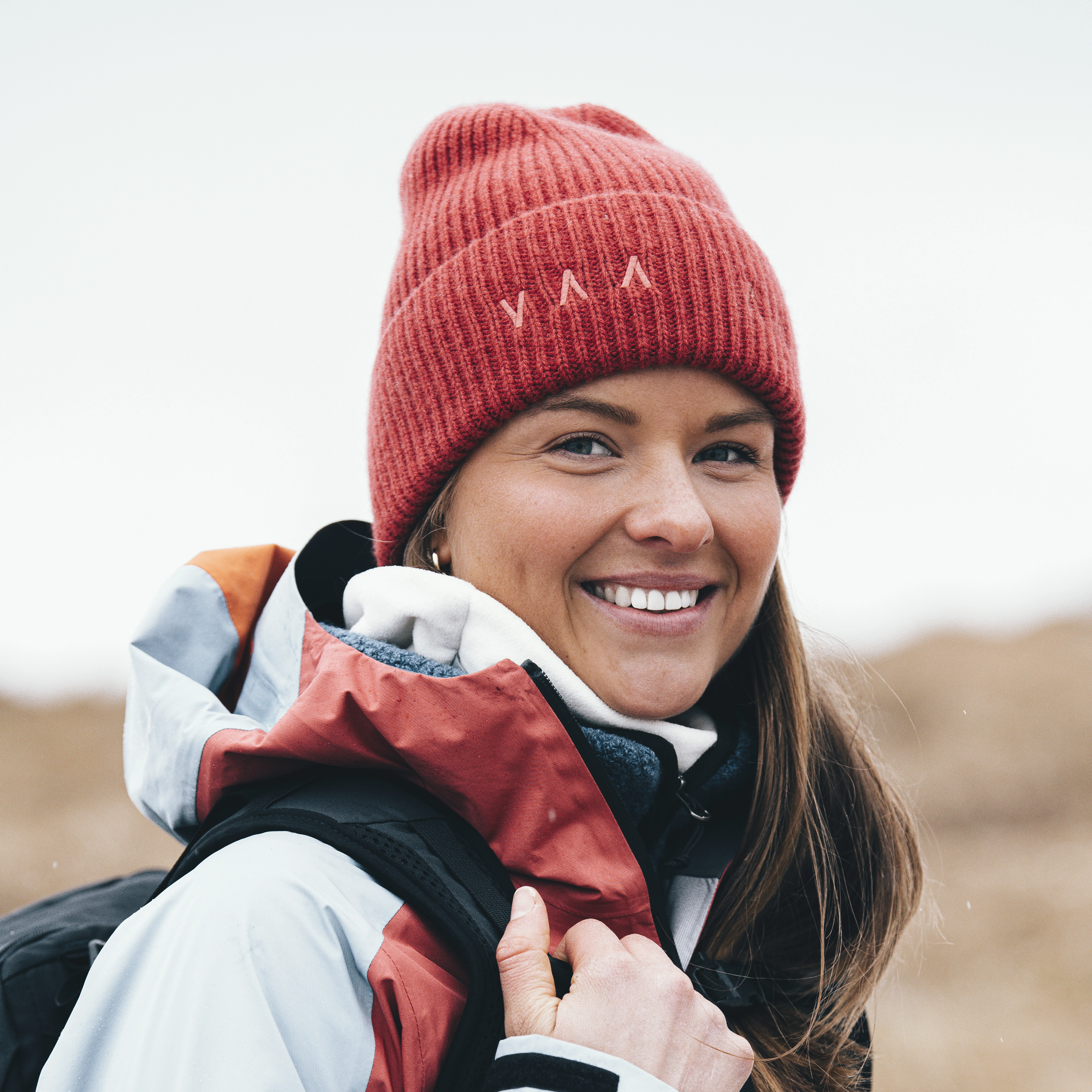 Vaagaa Everyday Wool Beanie Crimson Red