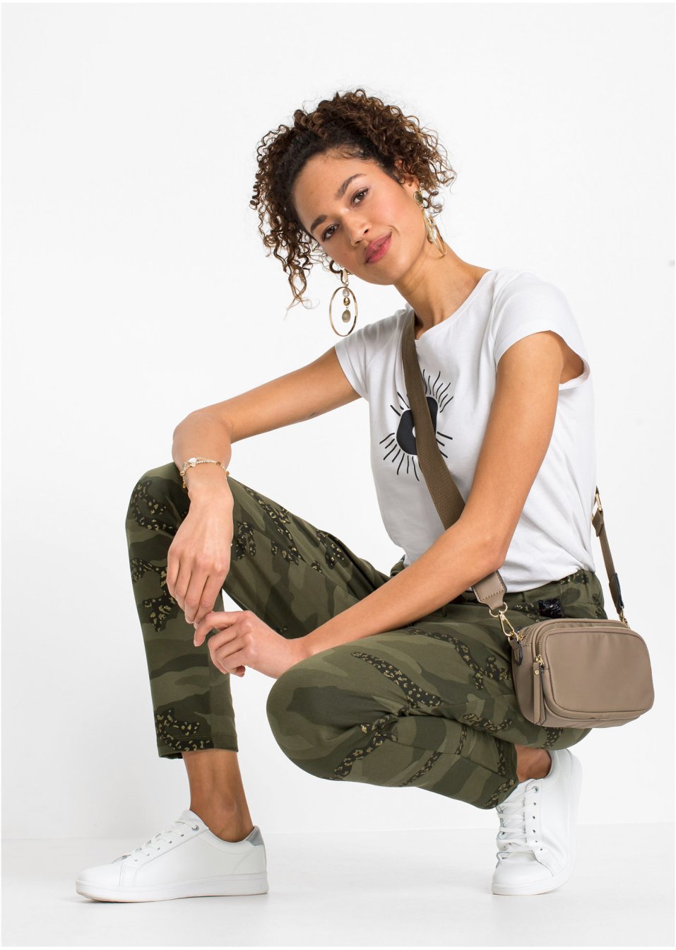 Pantalon sweat camouflage avec détails brillants