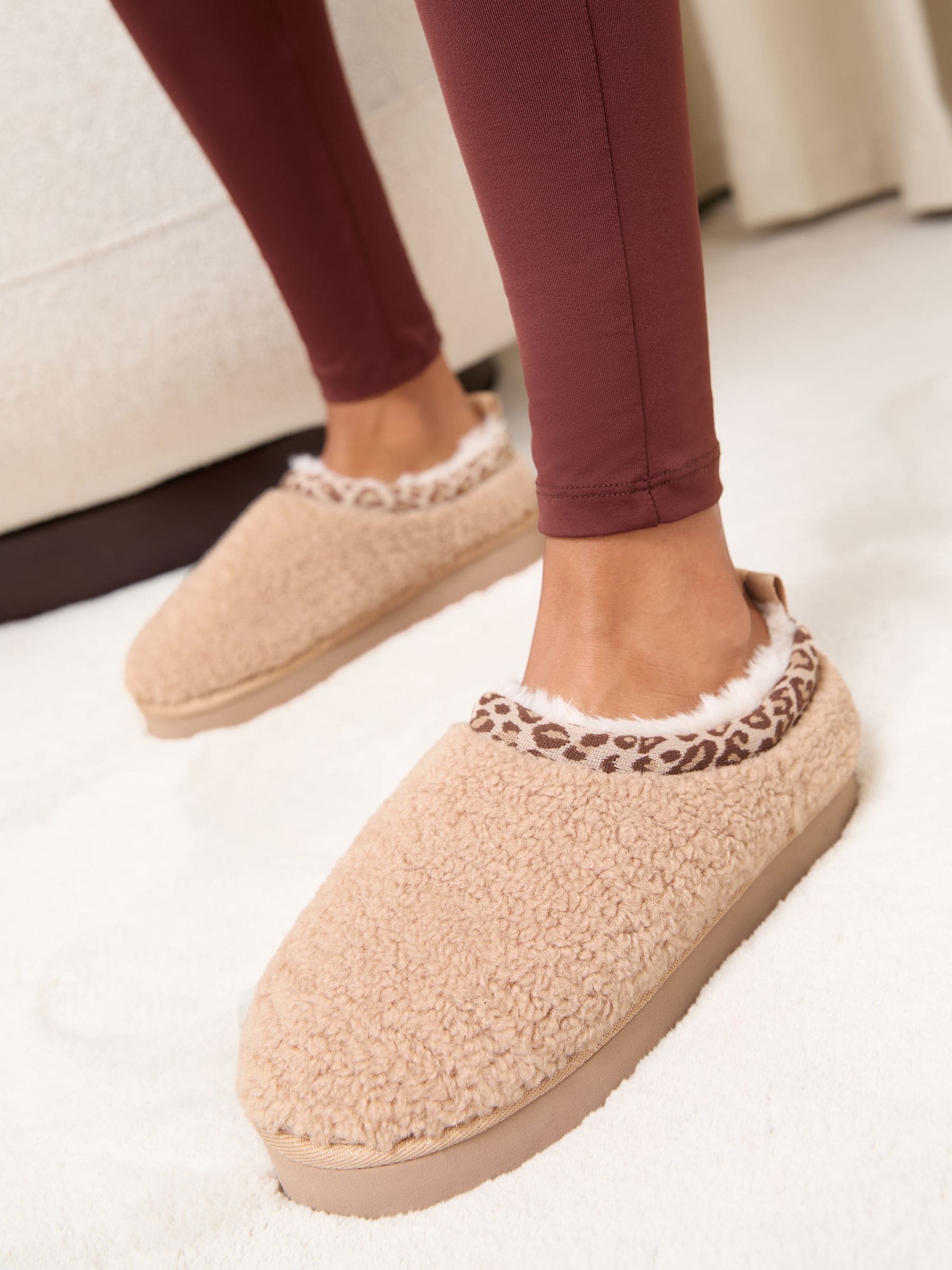 Natuurlijk - Lipsy Borg Leopard Print Trim Platform Slippers Boots