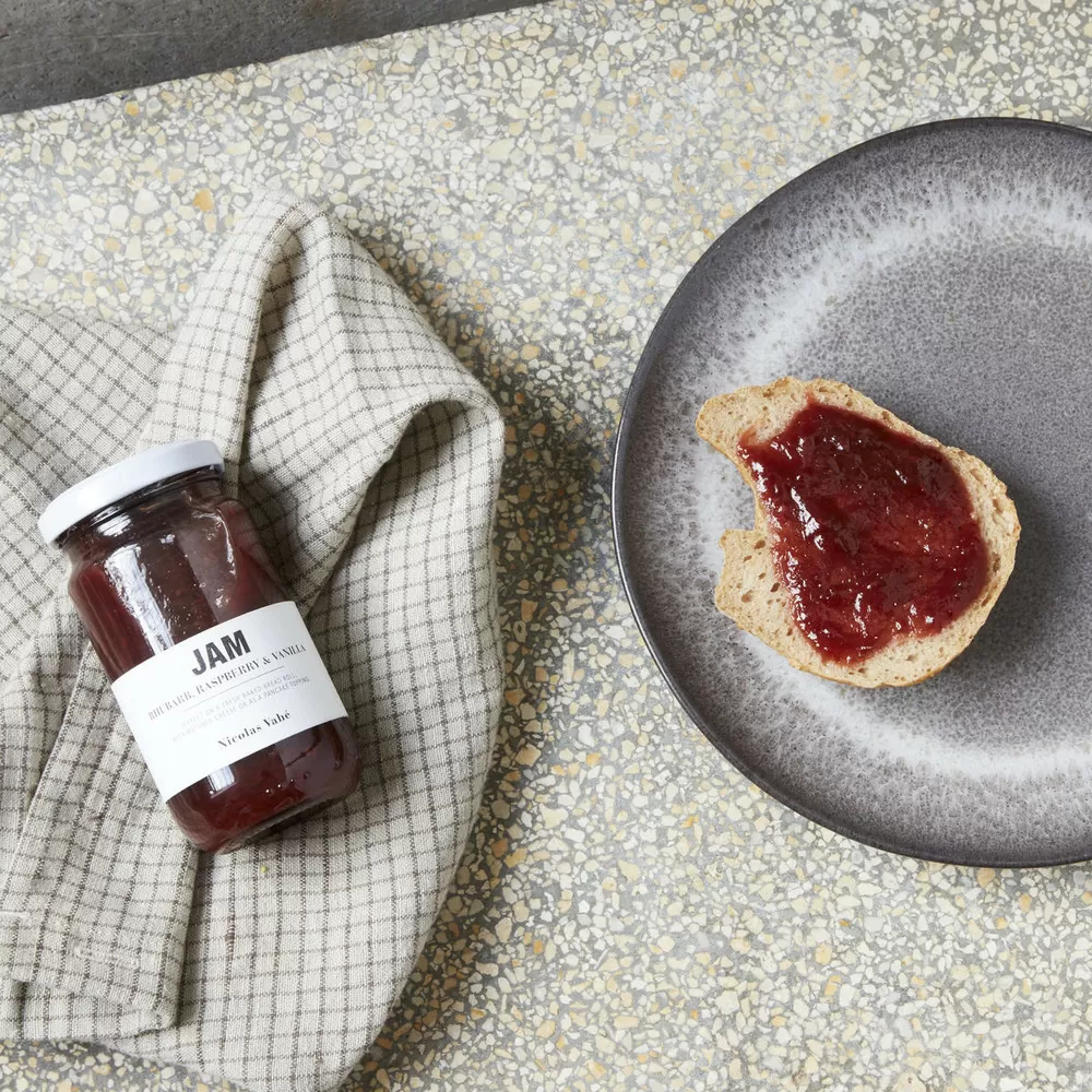 Nicolas Vahé Jam, Rhubarb, Raspberry & vanilla - 240 g.