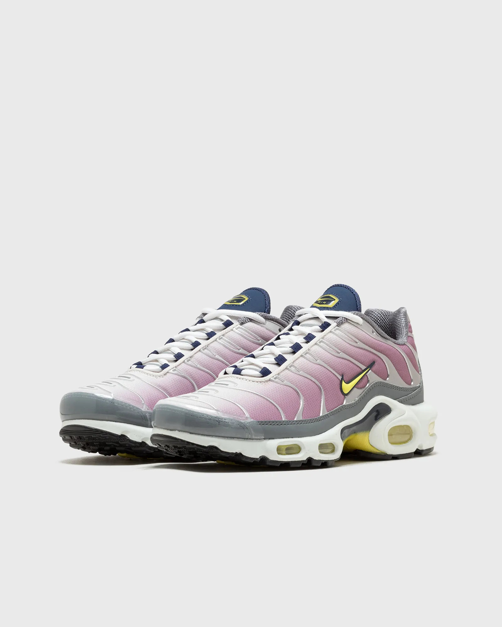 Nike WMNS NIKE AIR MAX PLUS 'VIOLET DUST AND HIGH VOLTAGE'