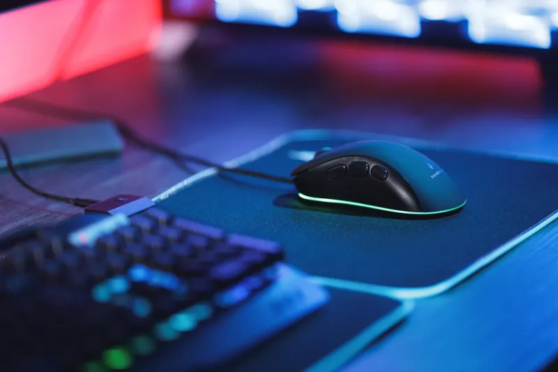Surefire Gaming SIlent Flight RGB-320 - Gaming Musemåtte - 32 x 26 cm. - Sort/RGB