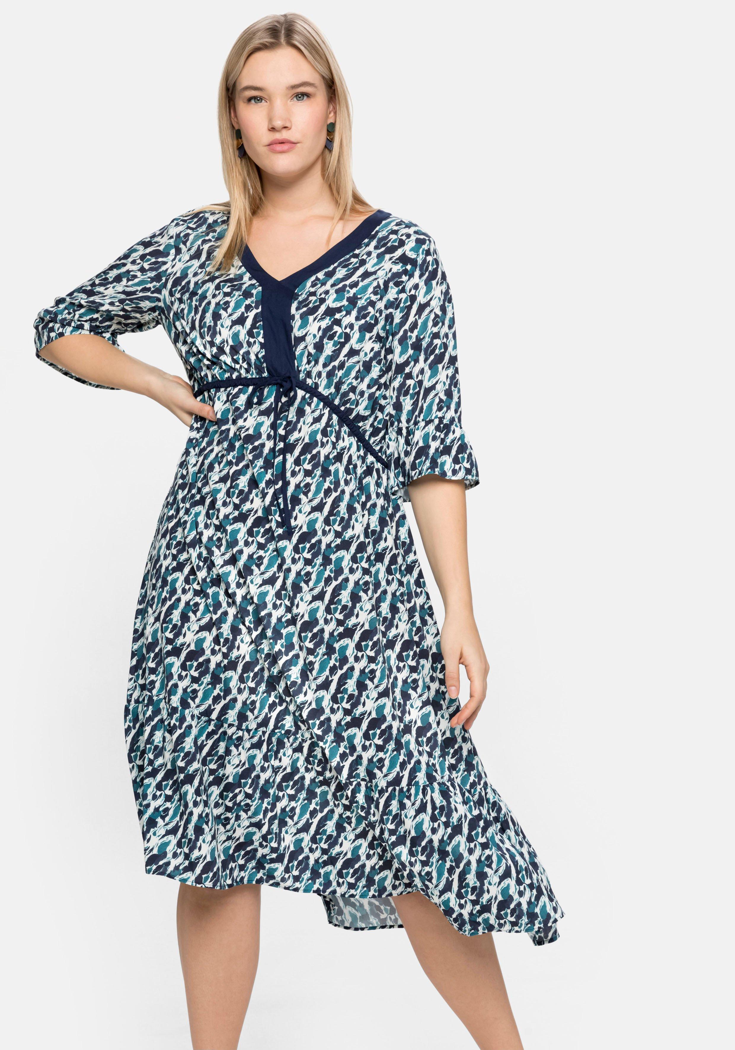 Kleid mit Alloverprint und Volantärmeln