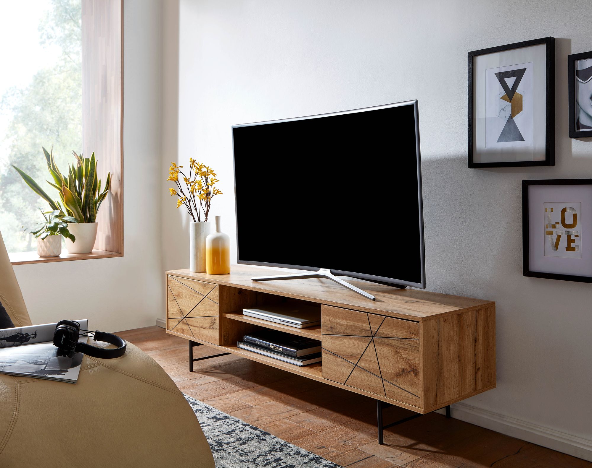 KADIMA DESIGN Eiche TV-Unterschrank, Modernes Linienmuster, 160cm Breit, Robuste Materialien