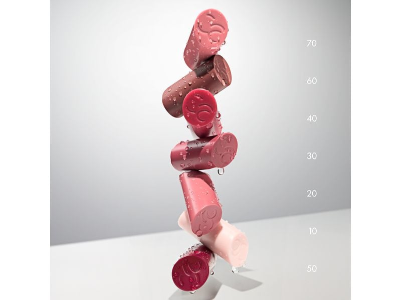 Catrice Lip Gloss Care In Colours 040 Hot Take Farbiger Lippenbalsam in einem kühlen Rotton für glänzende Lippen