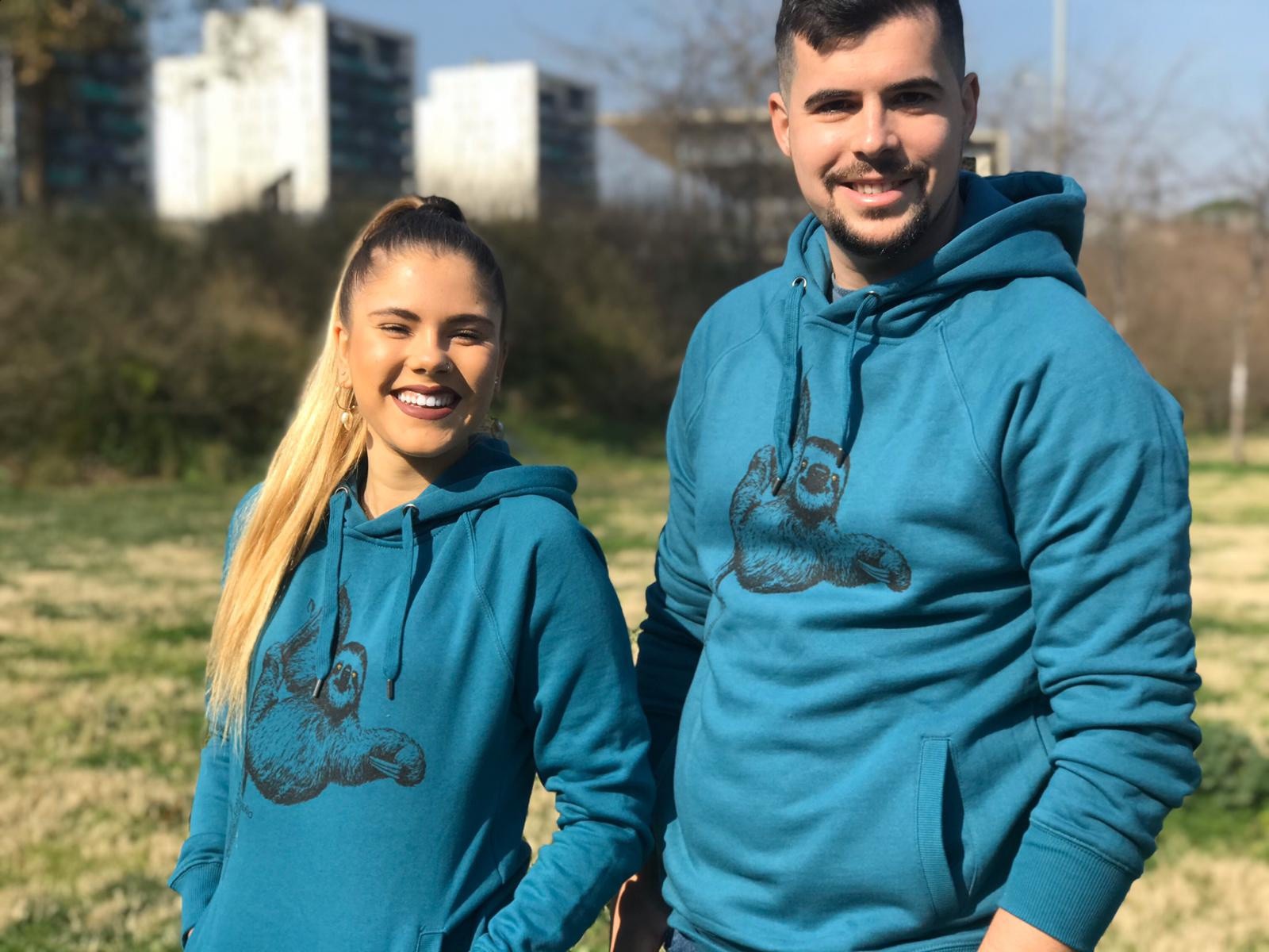 Moletom com estampa de bicho-preguiça cinza