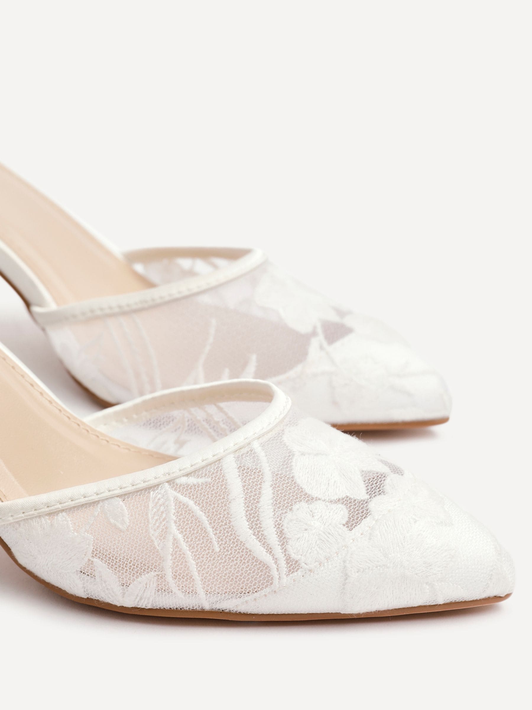 Linzi Essence Floral Lace Court Heels