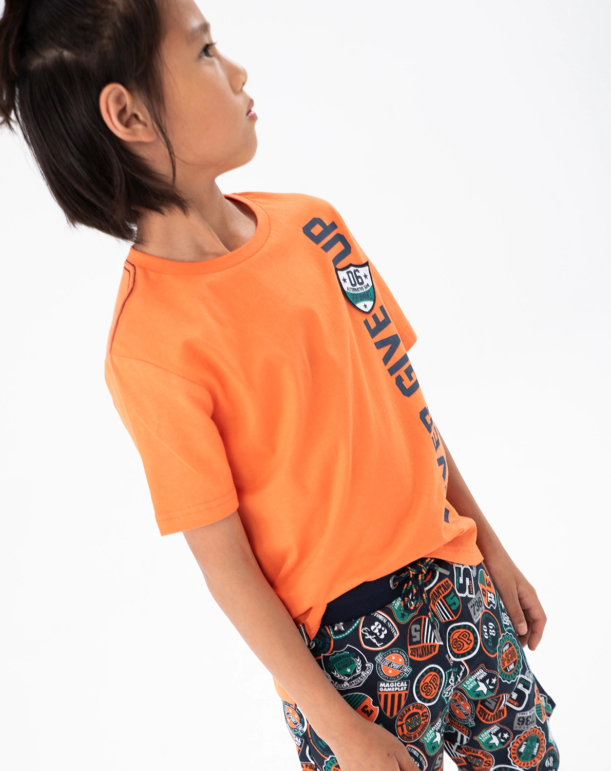 T-Shirt NEVER GIVE UP in orange