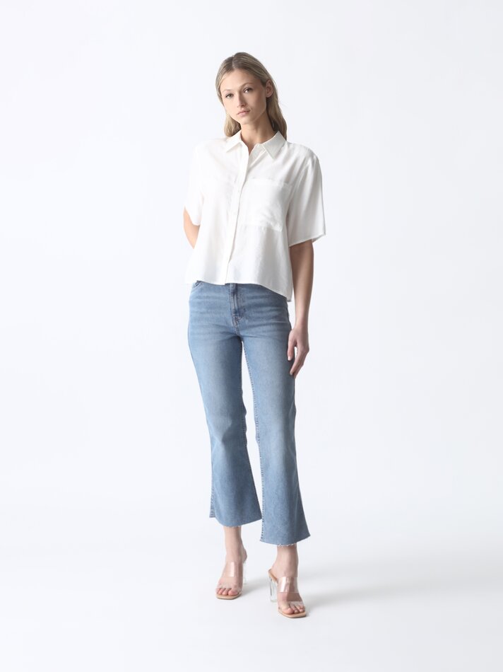 Calça jeans flare curta - Azul claro