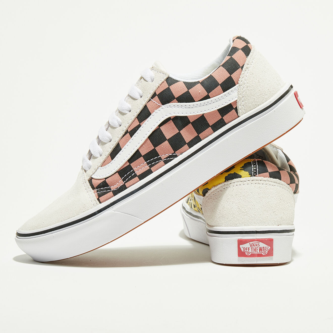 Vans Sneakers en Velours de Cuir & Toile Mixed Media Comfycush Old Skool blanc/jaune/rose/noir