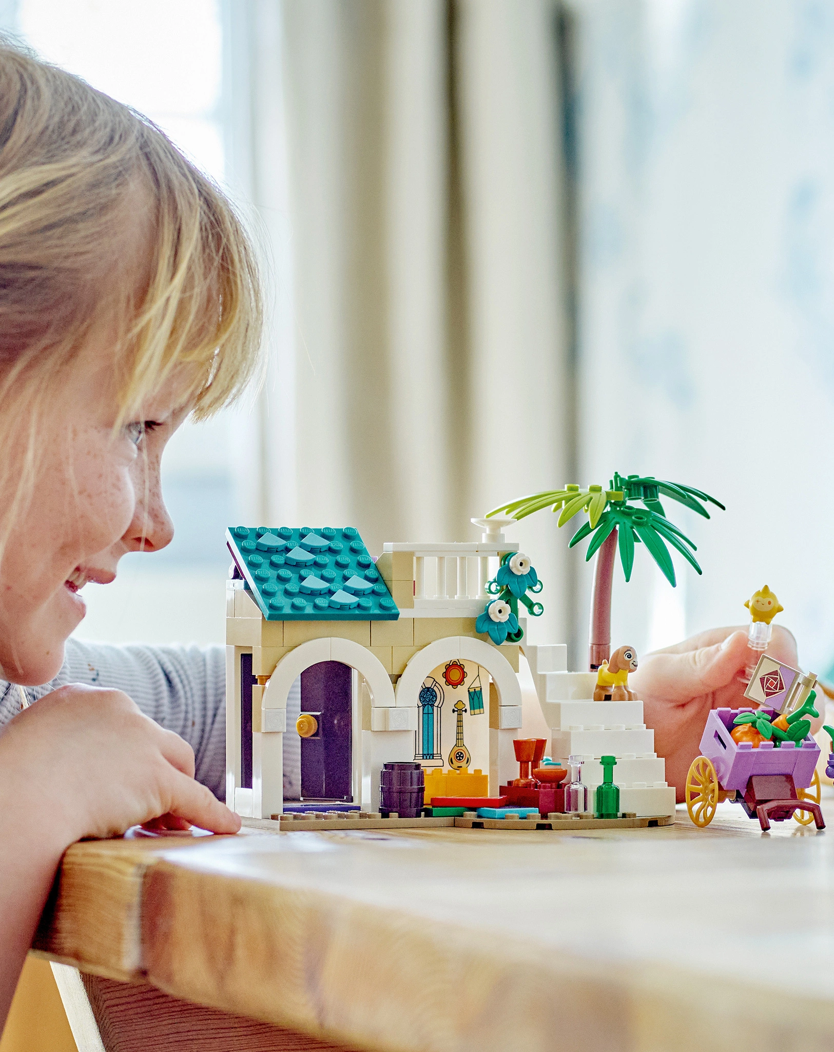 LEGO®  Princess 43223 Asha in der Stadt Rosas