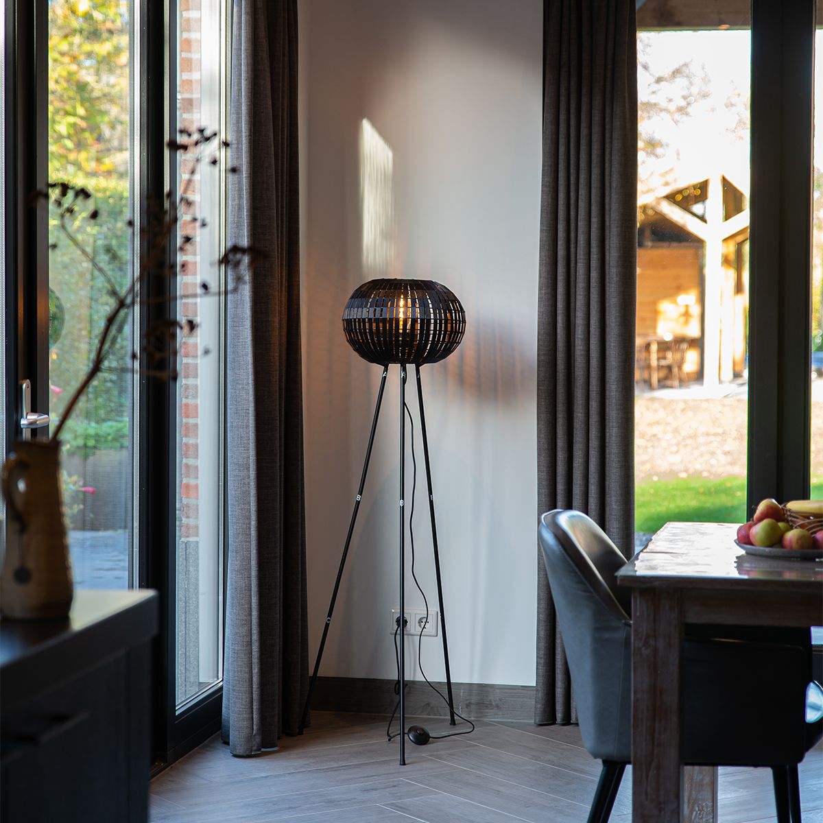 Moderne vloerlamp tripod zwart - Zoë