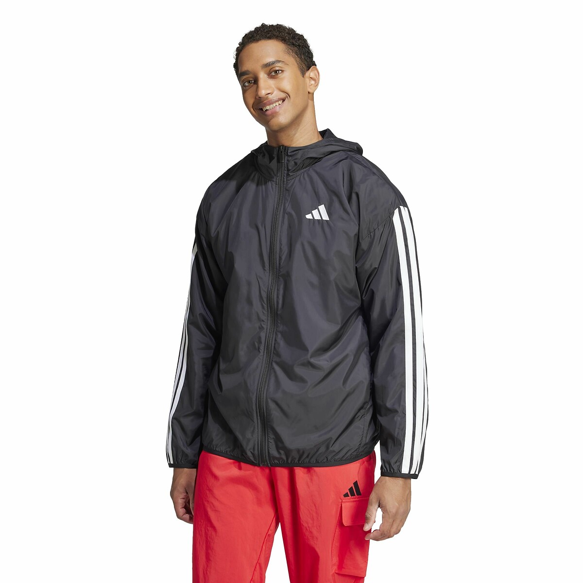 ROUPAS ESPORTIVAS ADIDAS<br>Corta-vento com 3 listras Essenciais