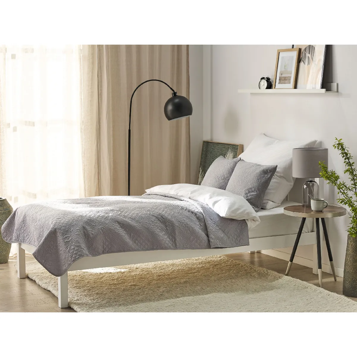 BELIANI ALAMUT - Couvre-lit et coussins Gris 160x220 cm