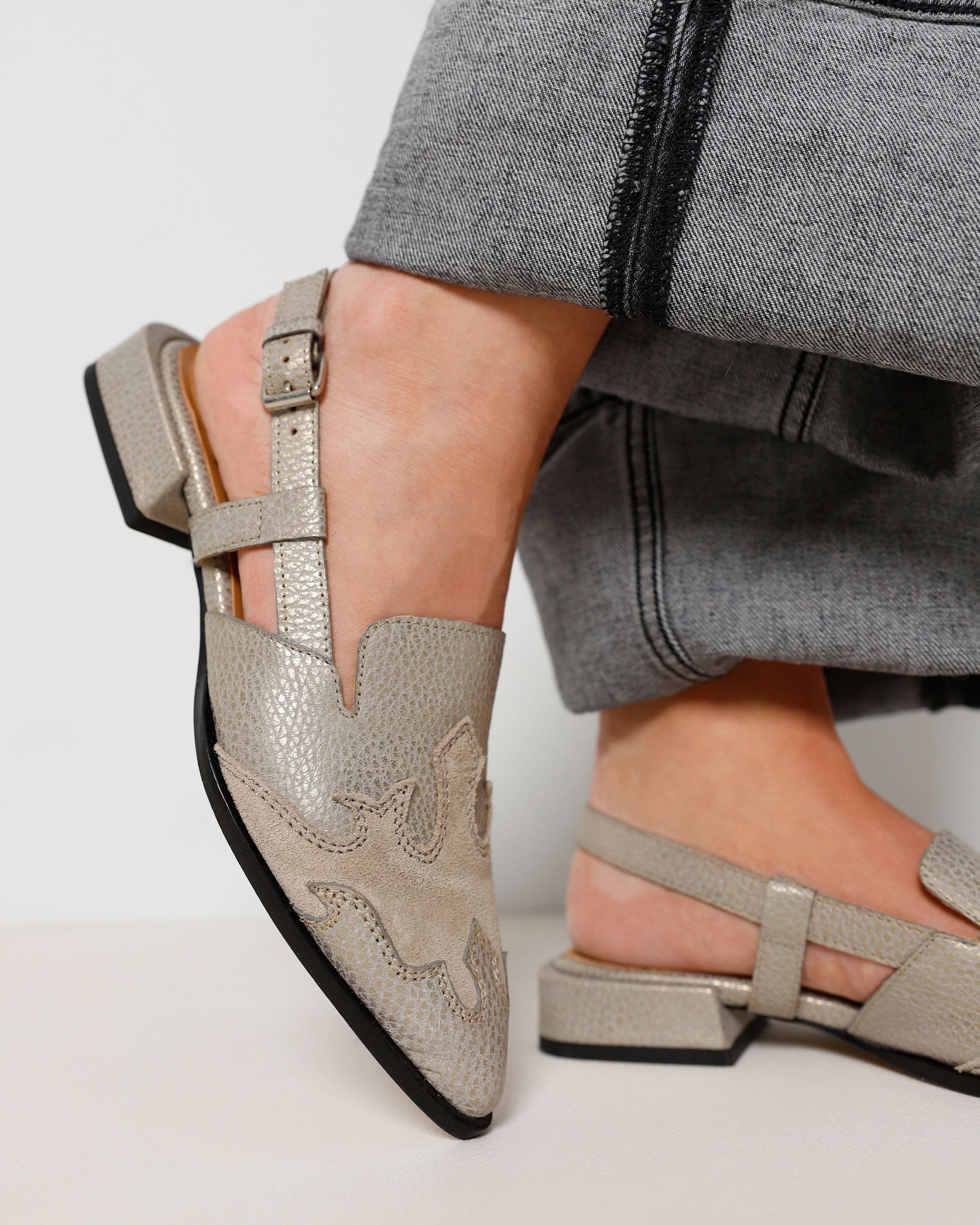 VIA VAI grijze slingbacks Jazz Vaienna