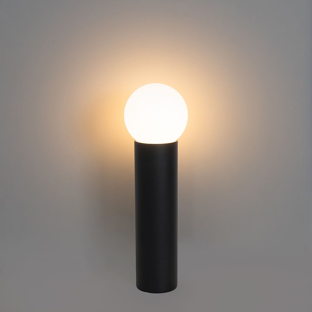 Staande buitenlamp zwart met opaal glas 50 cm IP44 - Huma
