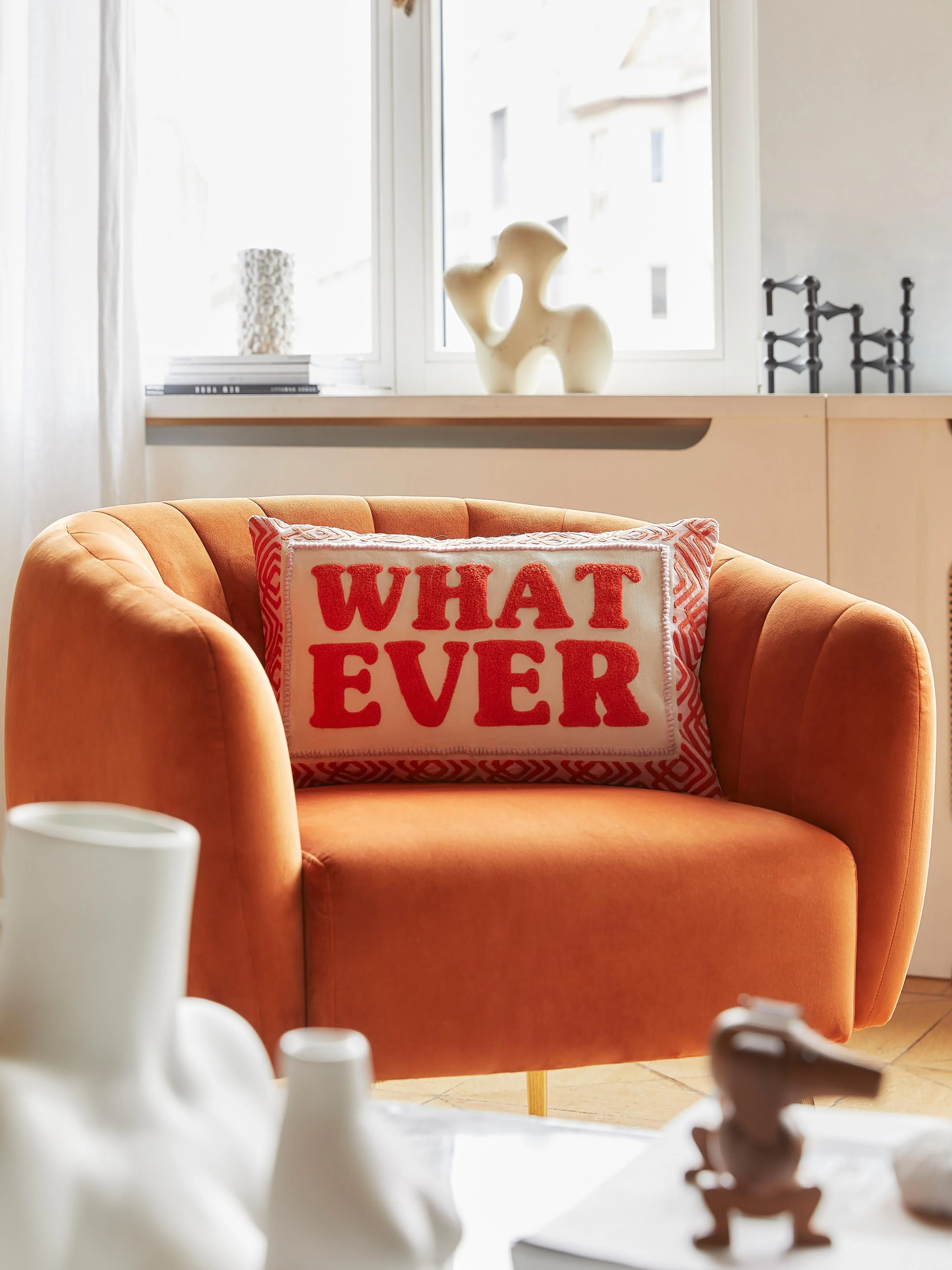 Kussenhoes Whatever met geborduurde tekst