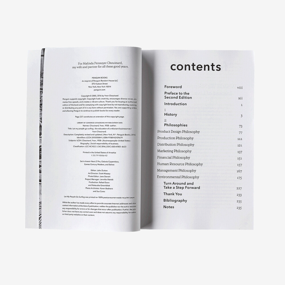 Let My People Go Surfing (Including 10 More Years of Business Unusual) von Yvon Chouinard (Taschenbuch)