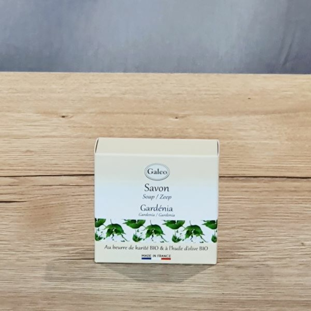 Coffret d'un gardénia, son savon de gardénia bio et sa bougie fleur polynésie