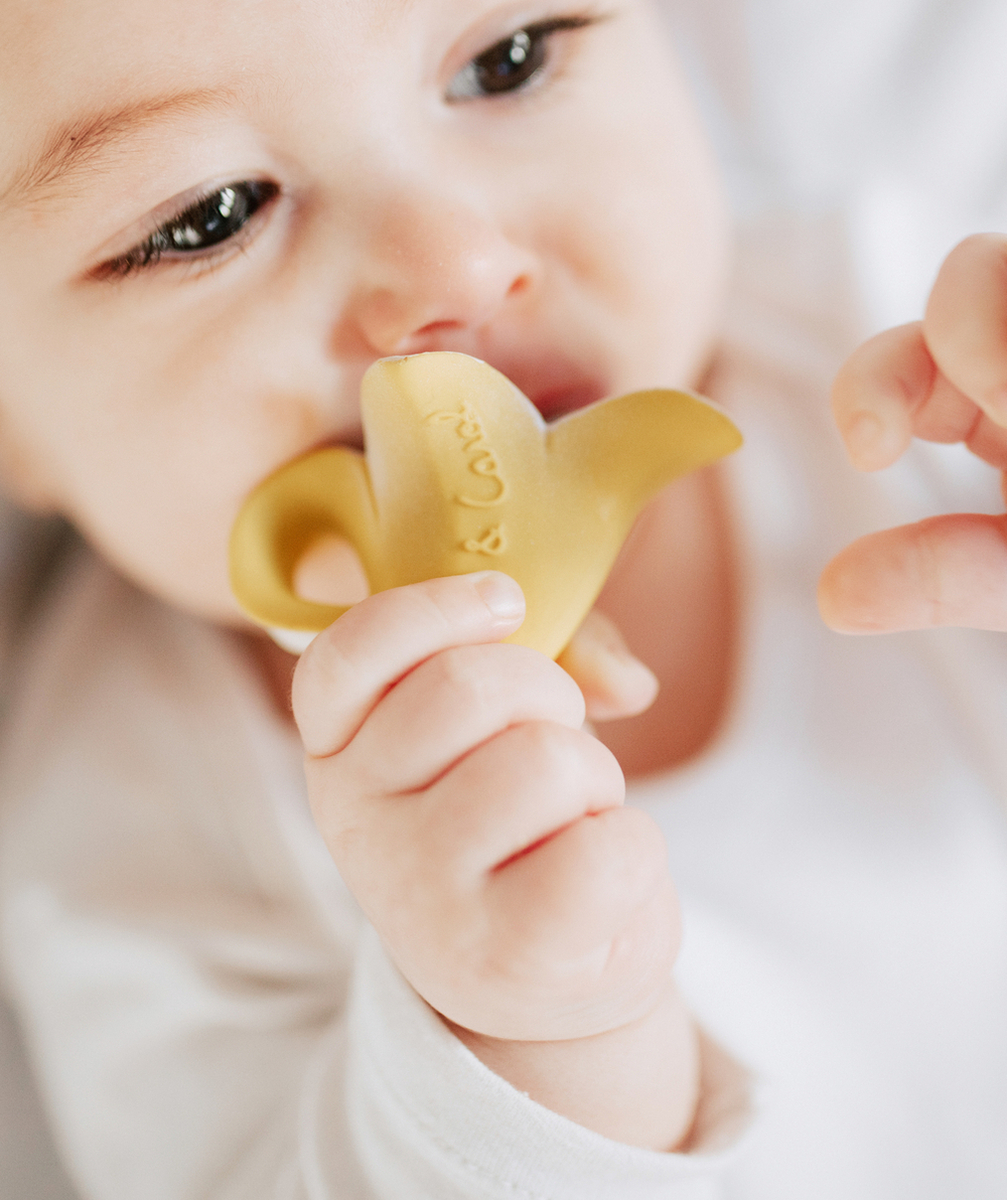 OLI & CAROLMINI ANNEAU DE DENTITION CHEWY BANANE