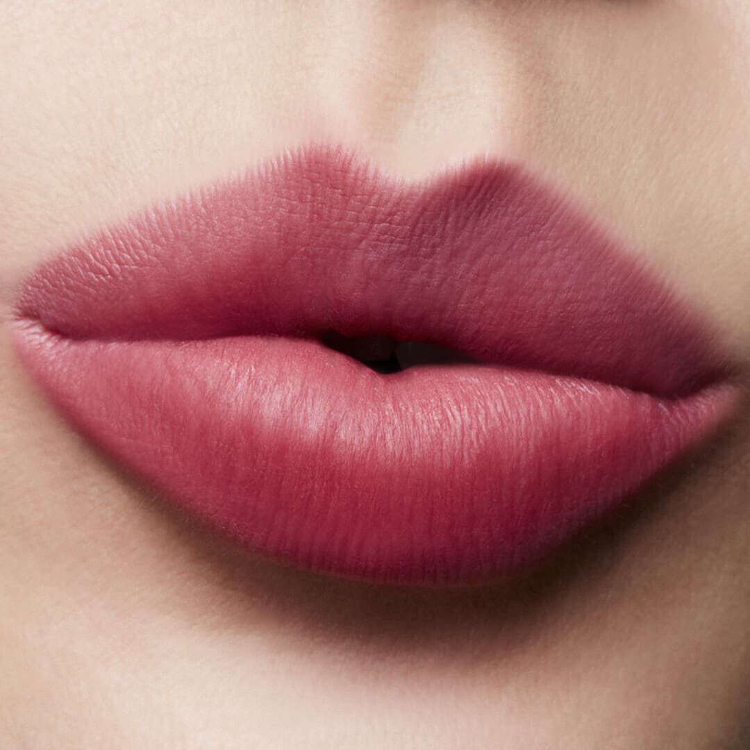 MAC  LOVE ME LIPSTICK