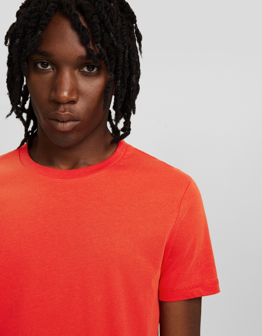Camiseta de manga curta com modelagem regular