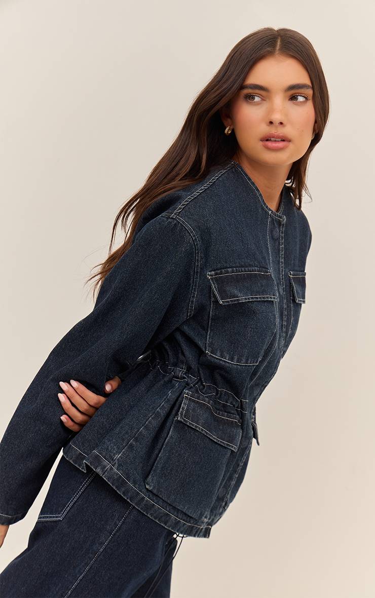 Bleu Indigo Veste En Jean Cintrée À Col Rond Et Poches Sur Le Devant