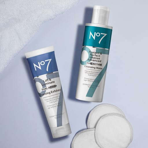 No7 Lift & Luminate Cleansing Exfoliator, 100 ml