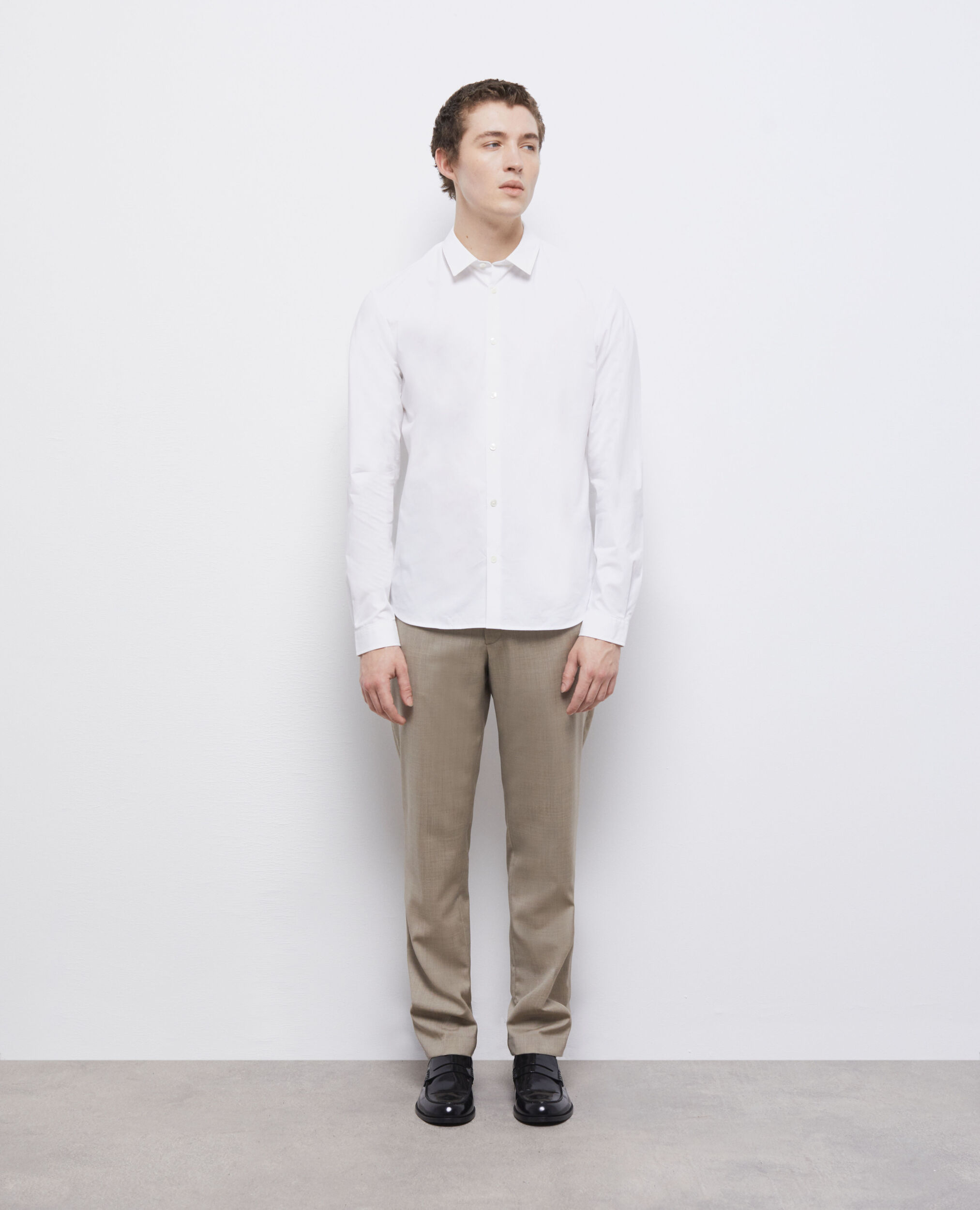 Chemise formelle blanche