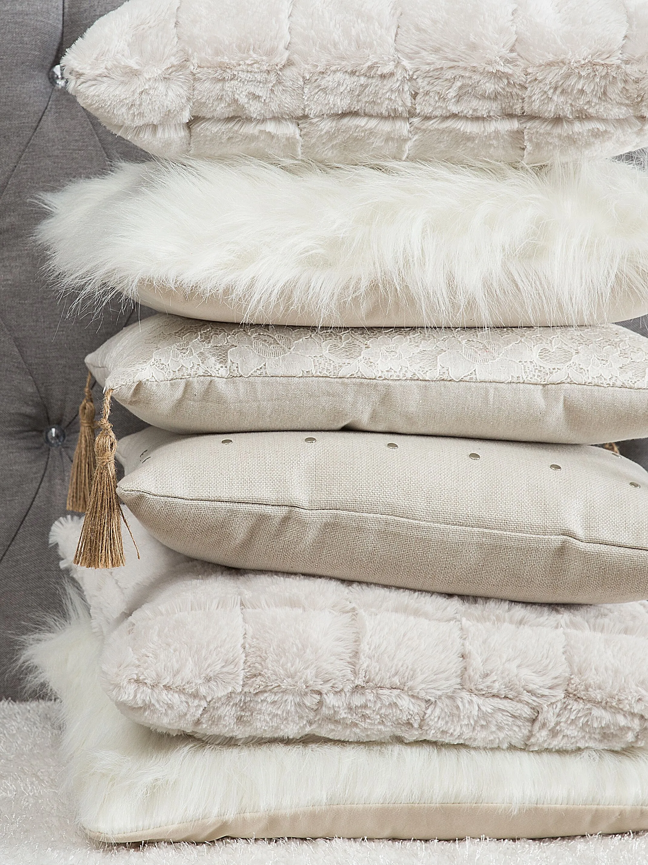 Set van 2 sierkussens DAISY Nepbont 45 x 45 cm Lichtbeige effen